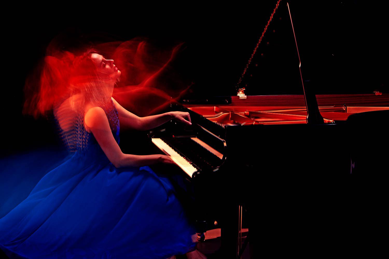Judith-Jauregui-X-piano